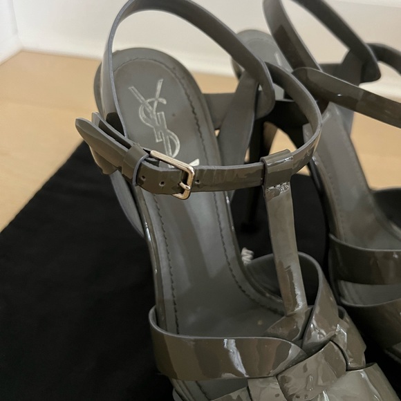 Saint Laurent Tribute Platform - Picture 12 of 15